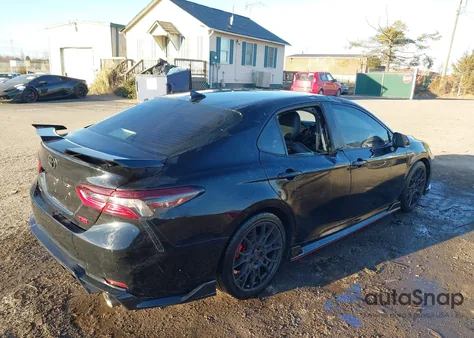 2021 Toyota Camry Trd z USA, uszkodzony, nr VIN 4T1KZ1AK0MU056471